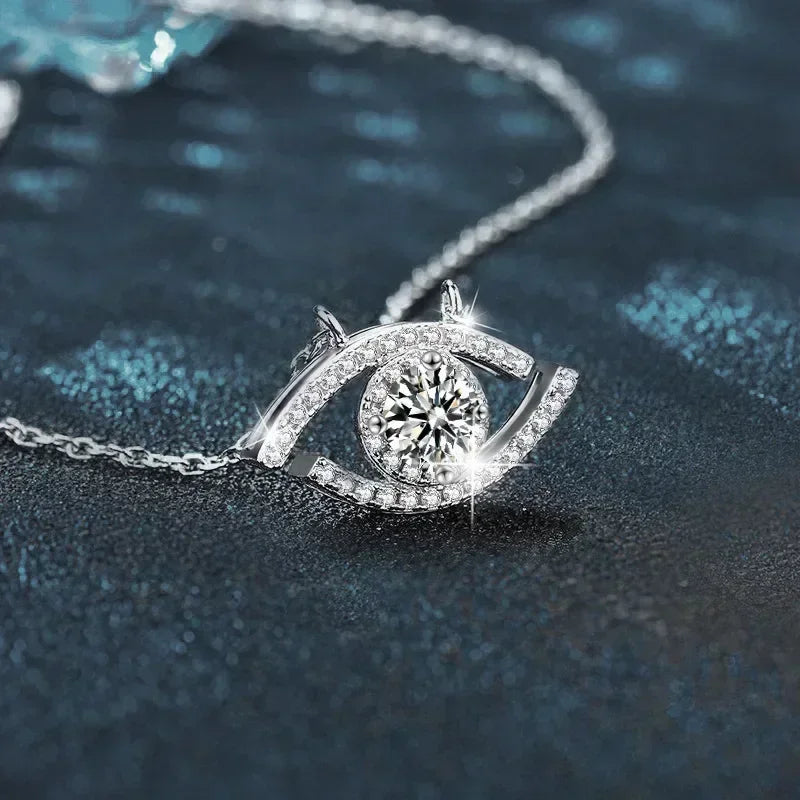 Collar con Colgante de Moissanita de 0.5 Quilates con Diseño Elegante de Ojo de Diablo en Platino PT950 para Chicas, Regalo de Cumpleaños para Mujeres, Joyería Fina