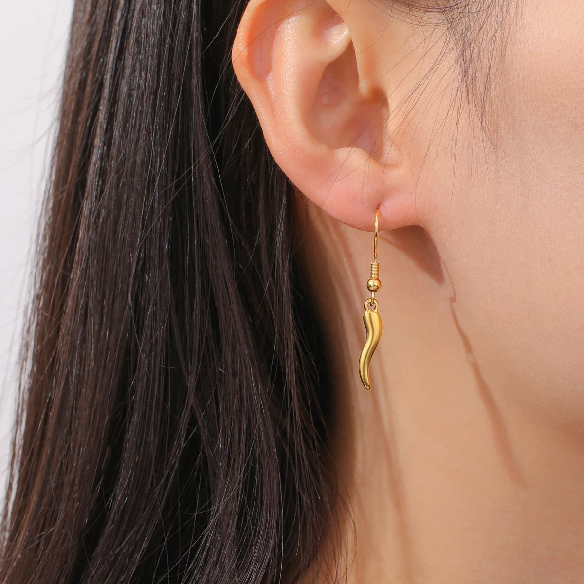 Pendientes Colgantes de Cuerno Italiano con Esmalte Rojo Skyrim, Acero Inoxidable, Pendientes para Mujer, Amuleto de la Suerte, Regalo de Joyería para Amigas