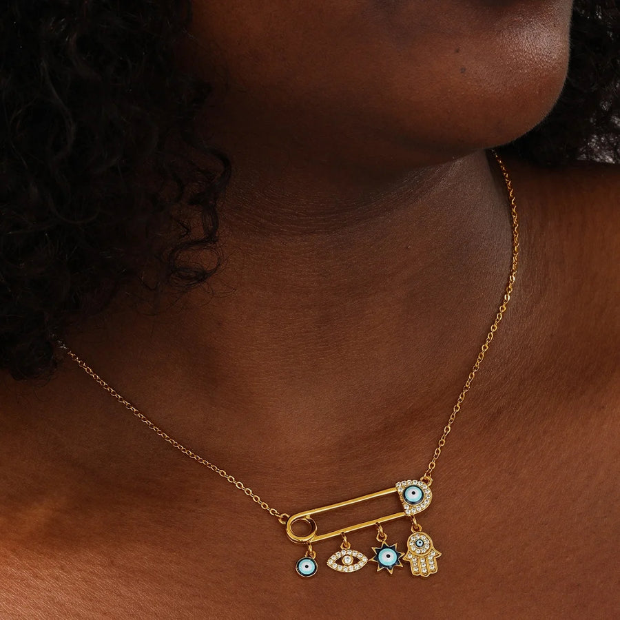 Un collar de la serie con clip de ojo del diablo, moderno, simple y versátil, adecuado para el uso diario de las mujeres