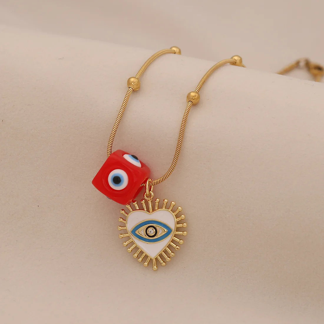 Collar Ojo de Demonio Retro con Labios y Chile, Elegante y Versátil, Cadena de Clavícula de Acero de Titanio
