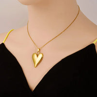Nuevo collar dorado de acero inoxidable, luna creciente, mal de ojo, corazón, cruz, libélula, sol, luna, colgantes, collar, dijes de joyería para mujer