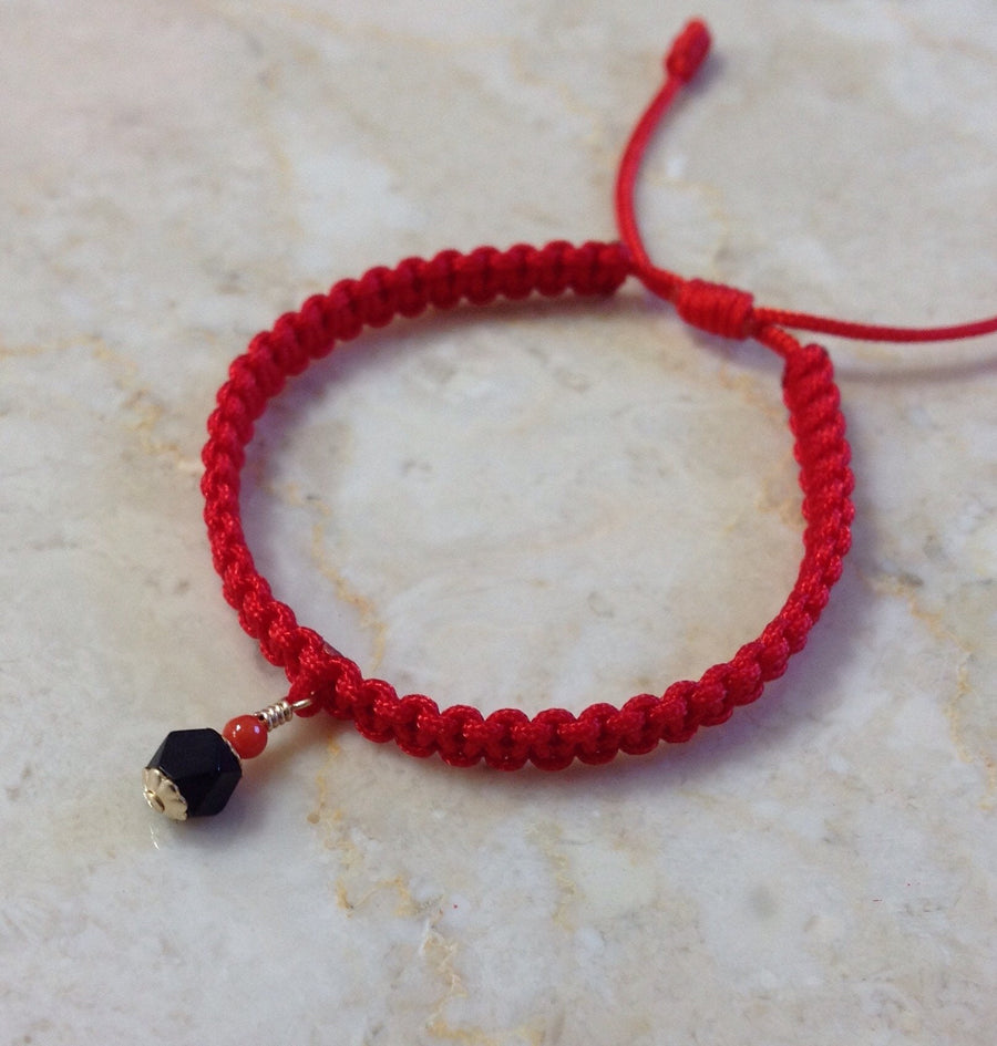 Pulsera Hilo Rojo Bebé Azabache y Coral