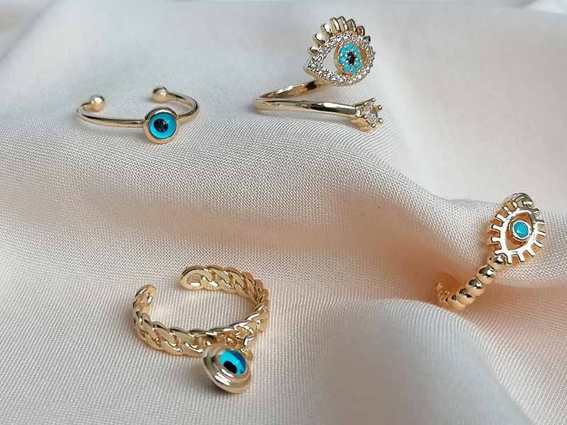 Anillo Ojo Turco con Cuenta Colgante Dorado