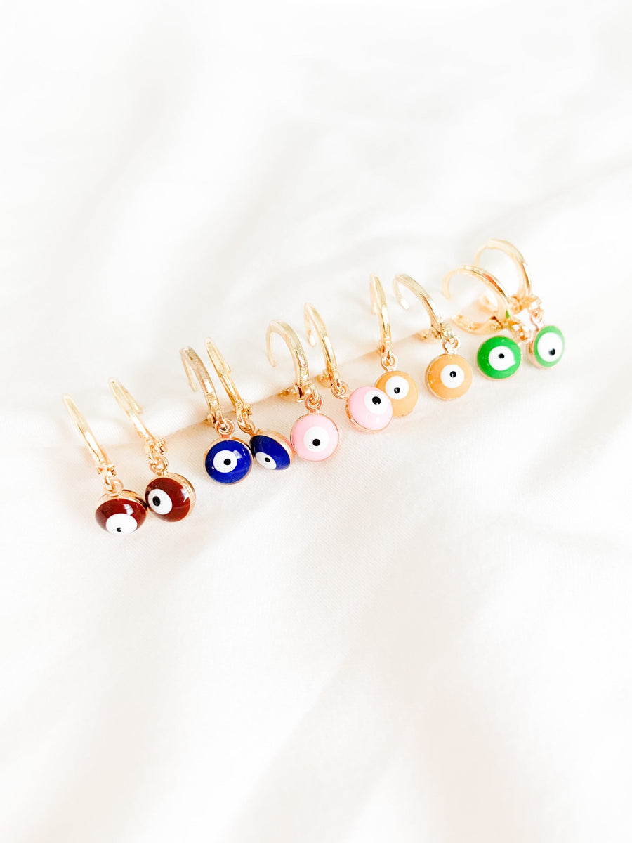 Aretes Huggie Ojo Turco Clásicos