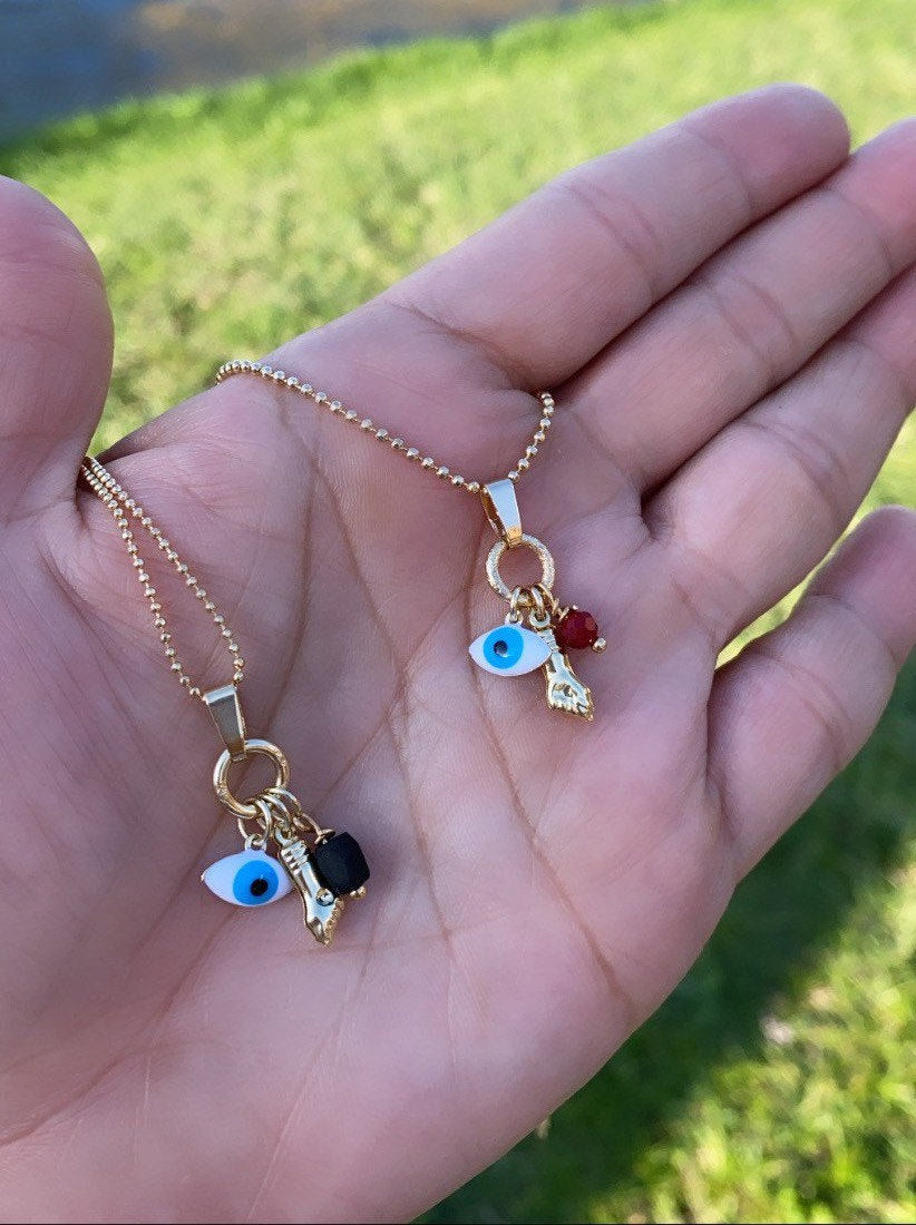Collar del Ojo Turco: Amuleto de mano de Figa chapado en oro