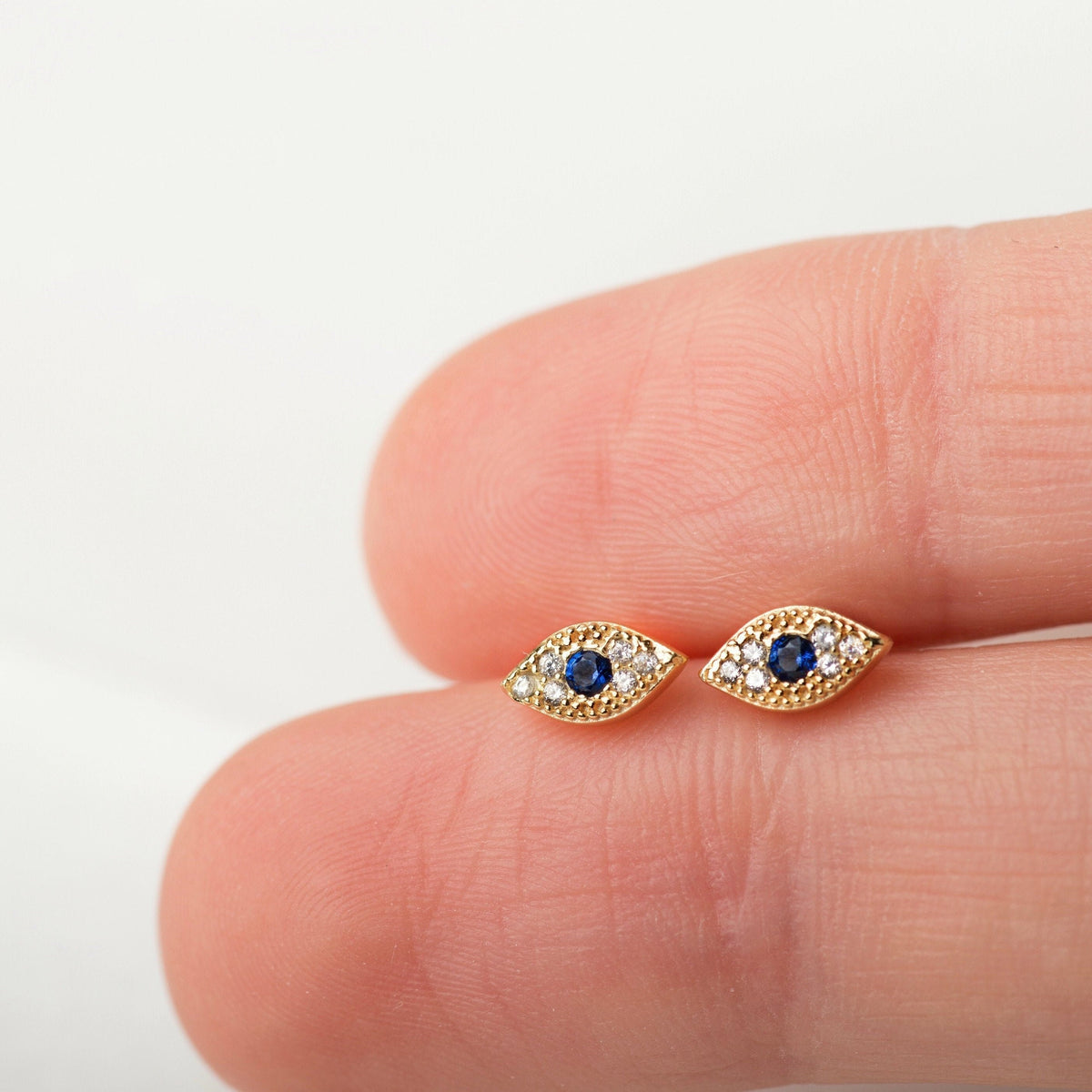 Aretes Ojo Turco Mini Dorados Delicados