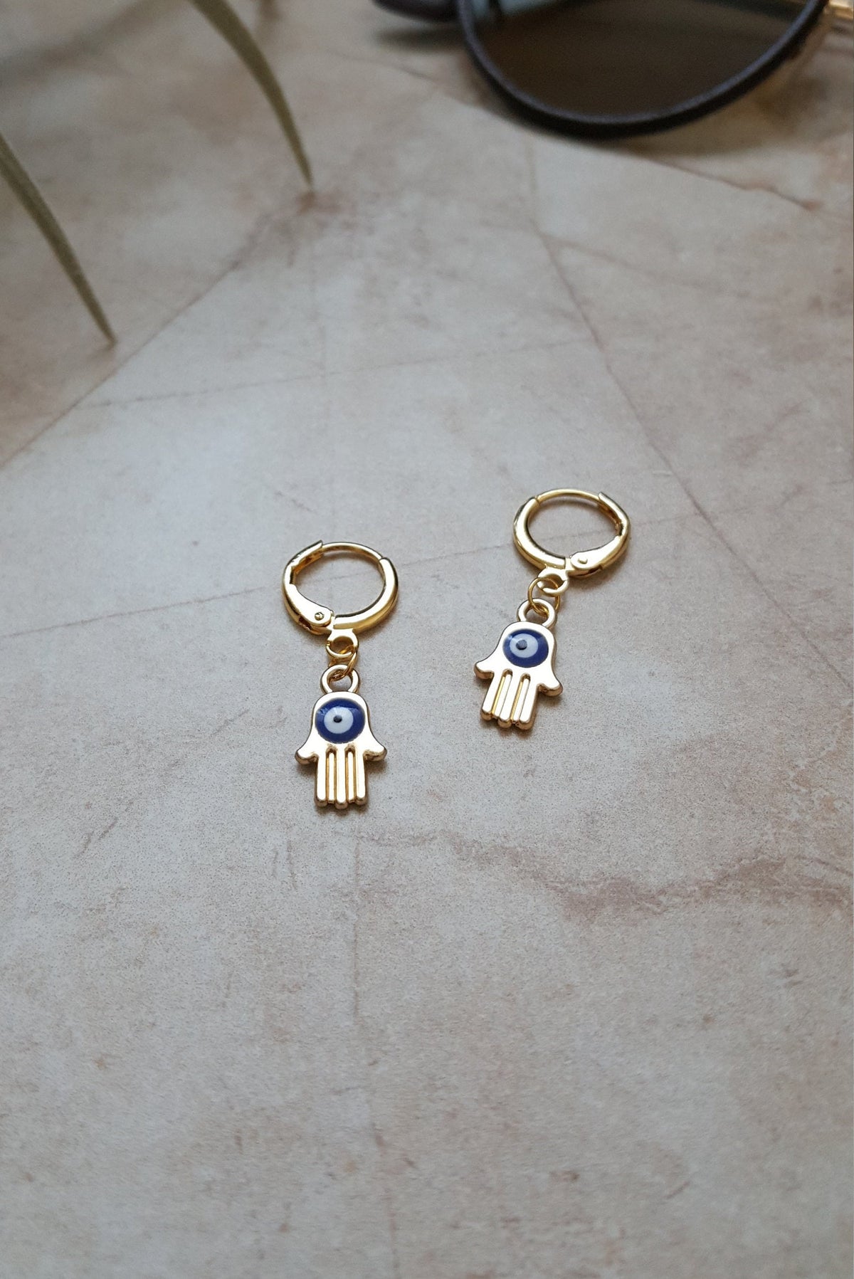 Aretes Huggie Mano de Fátima Oro 14K