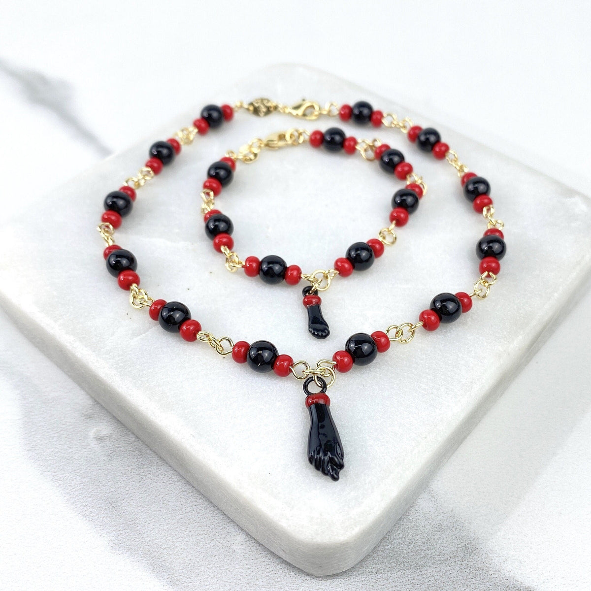 Pulsera Mano Figa Azabache Negra y Roja Oro 18K