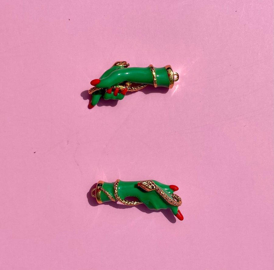 Colgante con dije de la Mano de la Bruja de Figa