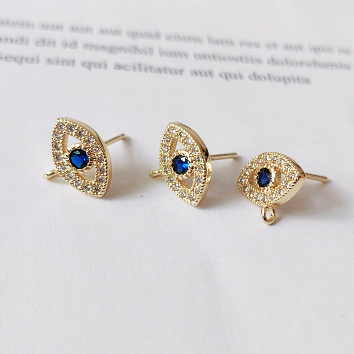 Set de 6 Aretes de Botón Ojo Turco Oro 18K