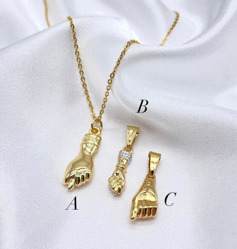 Collar con mano de Figa bañado en oro de 18 quilates • Collar de protección • Colgante con puño de Figa • Amuleto de la suerte con mano de Figa • Delicado collar de buena suerte