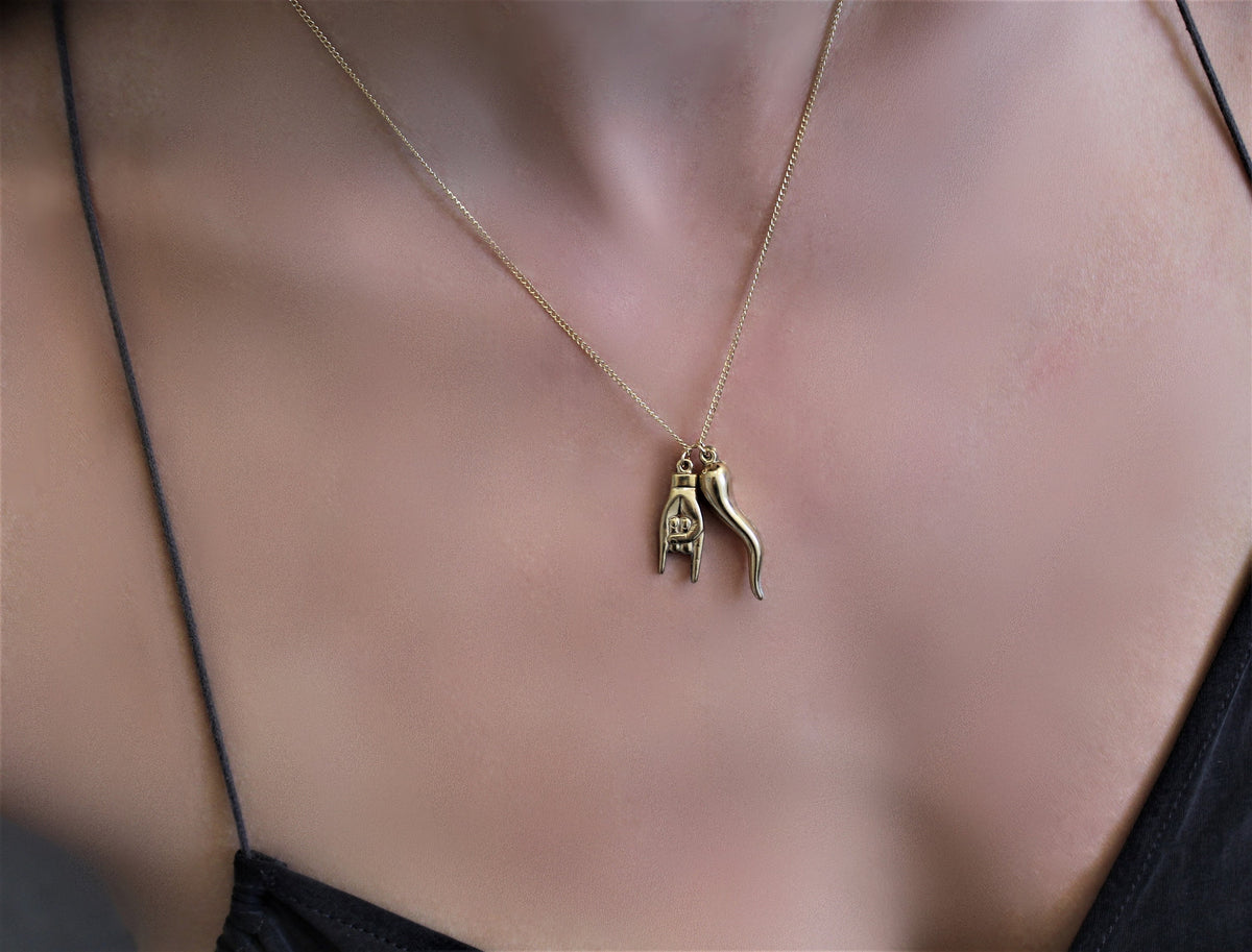 Collar con dije de mano cornuda de oro delicado * Collar de cuerno italiano * Dijes de Figa * Collar de protección * Collar de buena suerte