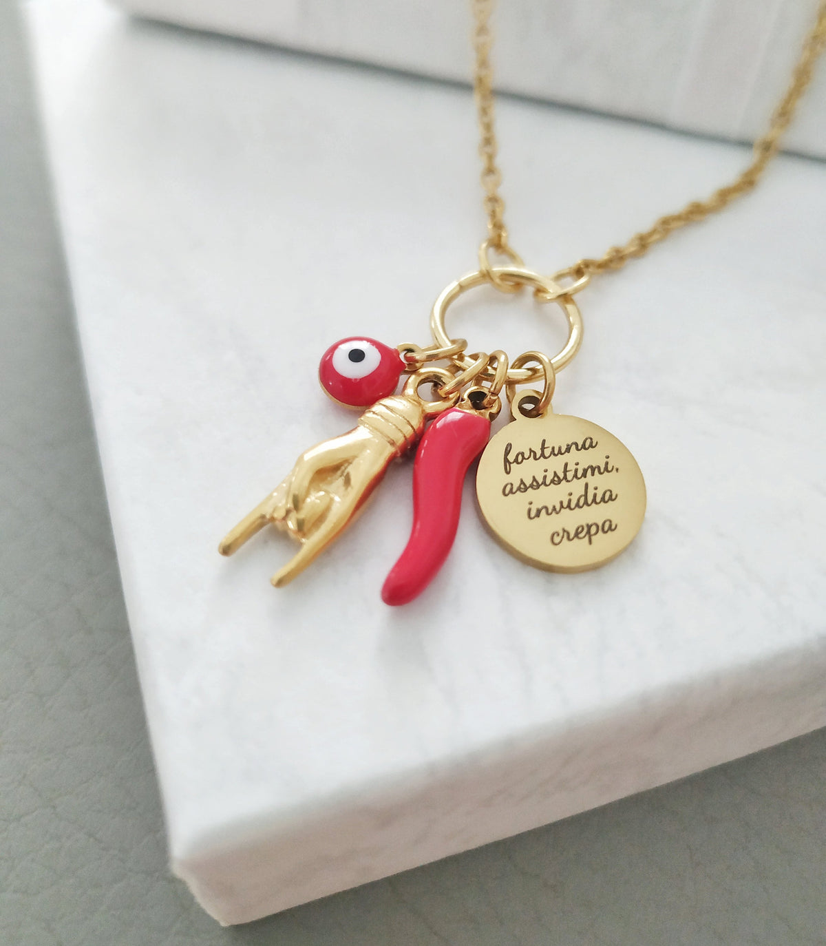 Cornicello Collar de encanto italiano para protección, Fortuna Assistimi Invidia Crepa