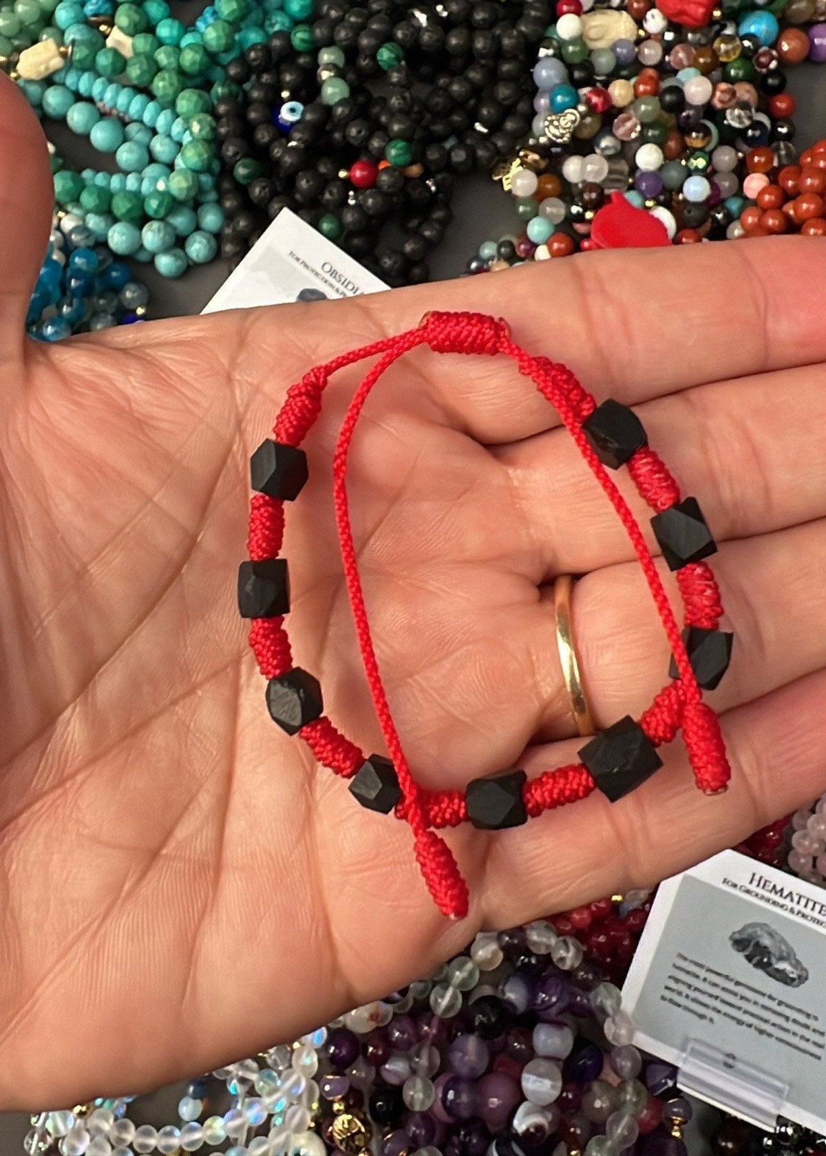 Pulsera Azabache Hilo Rojo Hecha a Mano