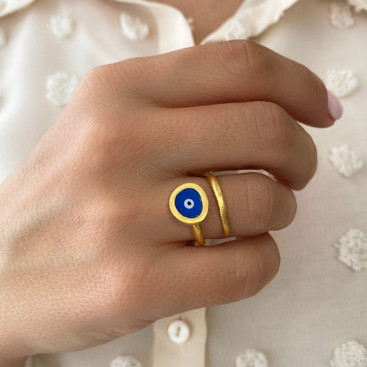 Anillo Ojo Turco Grueso Dorado para Caballero
