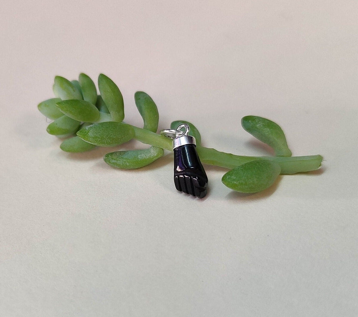 Colgante de mano de azabache negro de 10 mm para collar - Envío al día siguiente - Puño de higo Figa - Puño de protección contra el mal de ojo - Colgante para pulsera - Buena fortuna