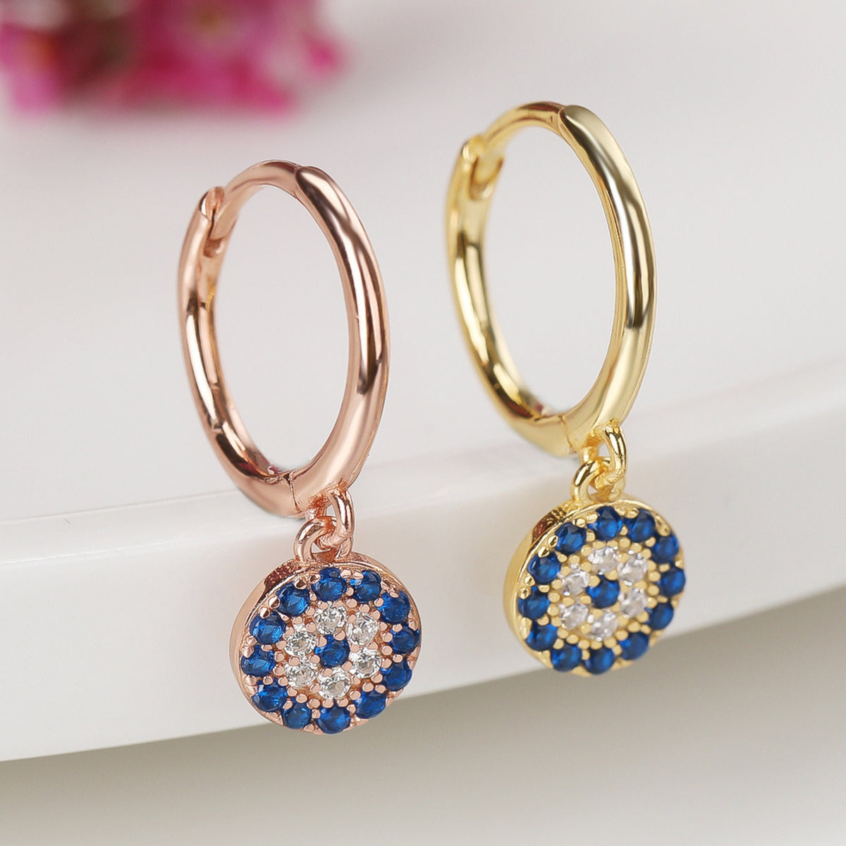 Aretes Huggie Ojo Turco Plata Dorada
