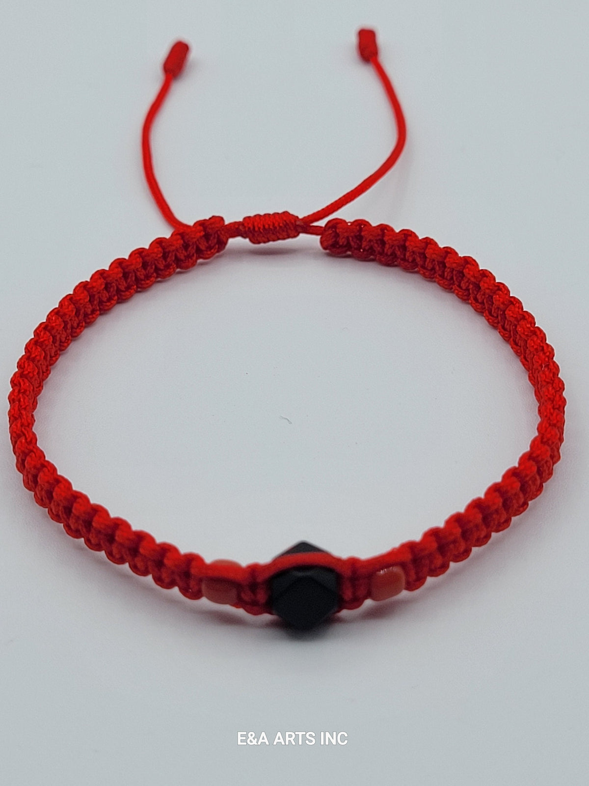 Pulsera Hilo Rojo Adulto Azabache y Cuentas Rojas