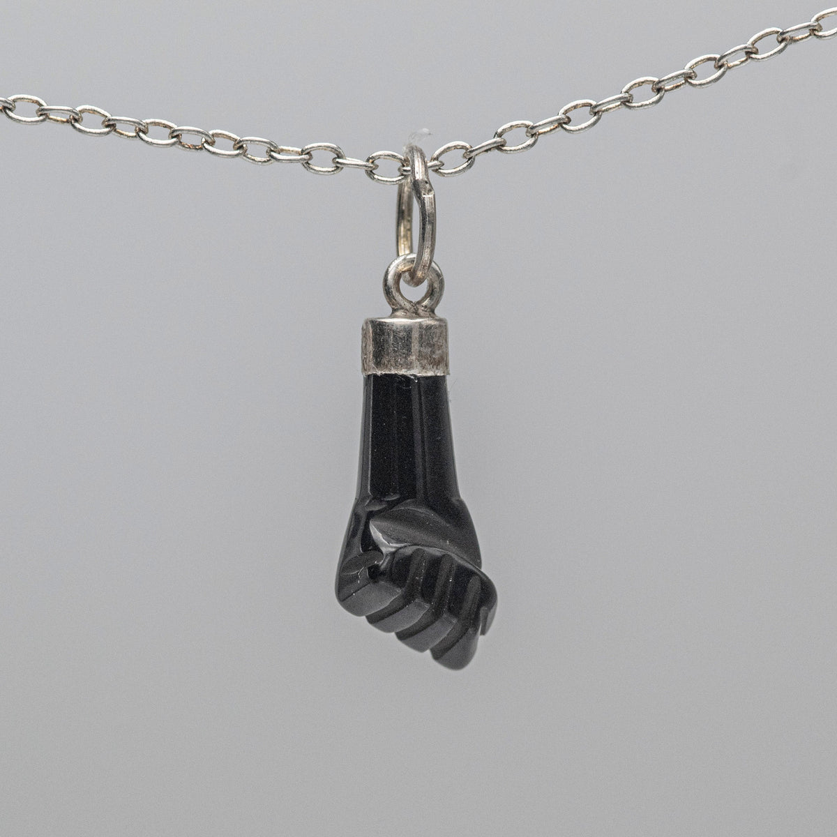 Collar con colgante de la suerte de mano de Figa en plata de ley y azabache