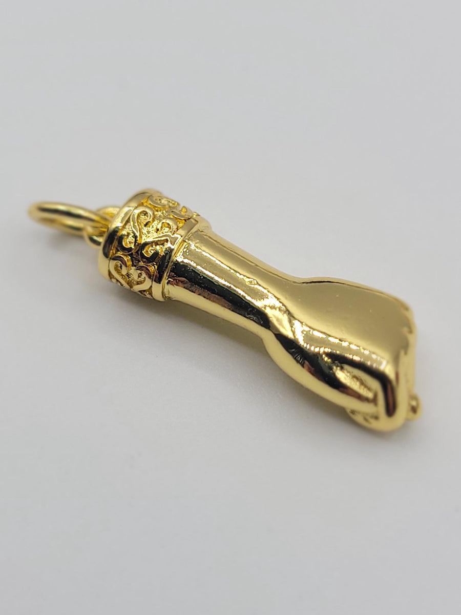 Colgante de mano de Figa chapado en oro: amuleto de buena suerte y protección.