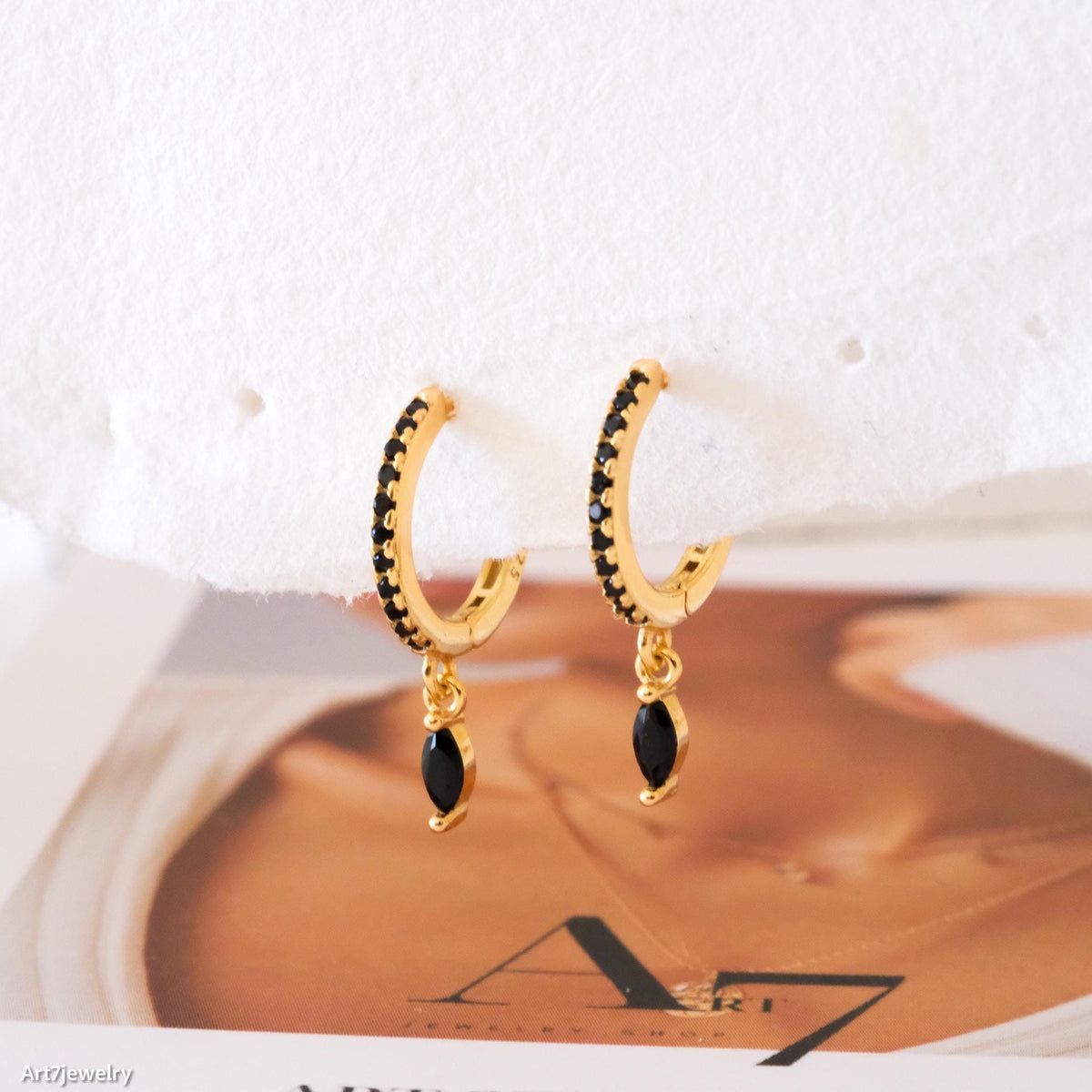 Aretes Huggie Ónix Negro Plata 925