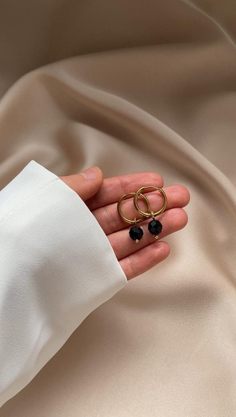 Aretes de Argolla con Perla Negra Dorados
