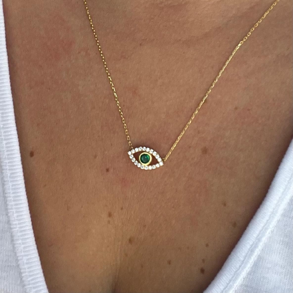 Collar de ojo malvado de oro de 14 k con esmeralda y diamantes / Colgante de ojo delicado hecho a mano / Plata de ley / Regalo de joyería de protección para ella