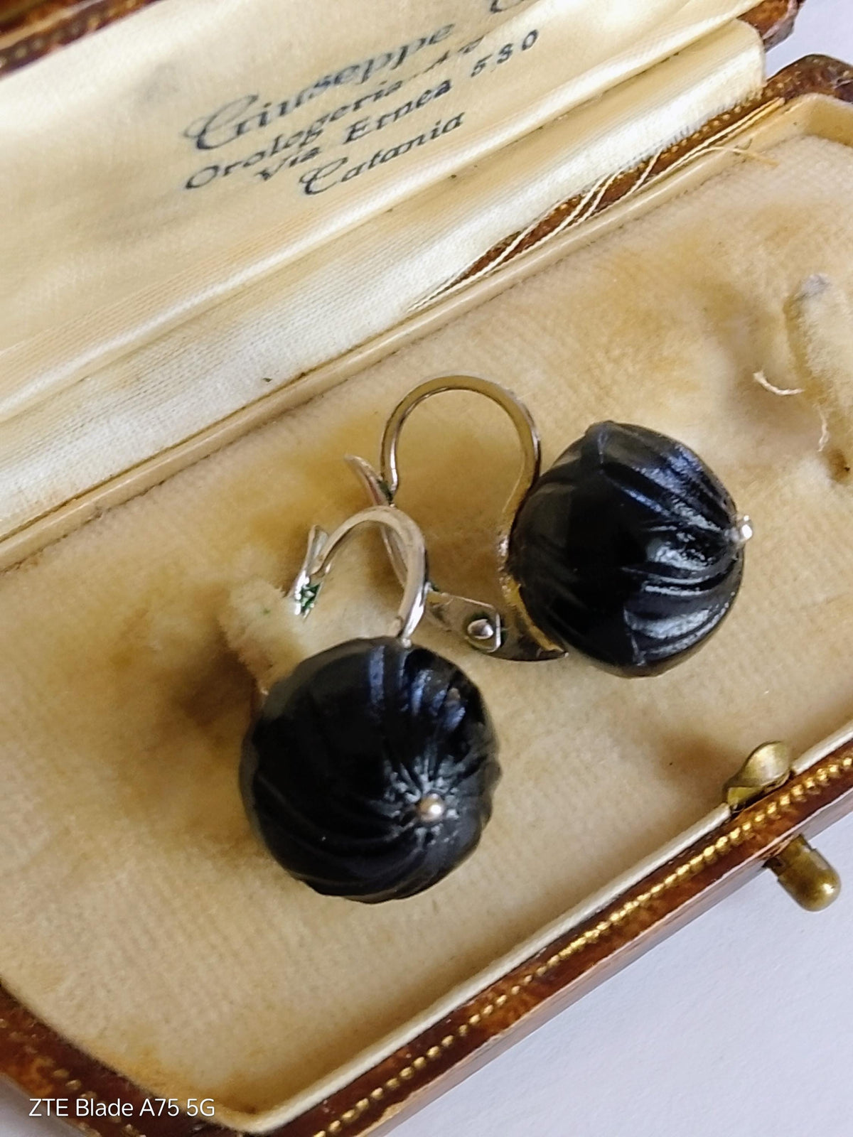 Aretes Colgantes Bola Negra Victorianos