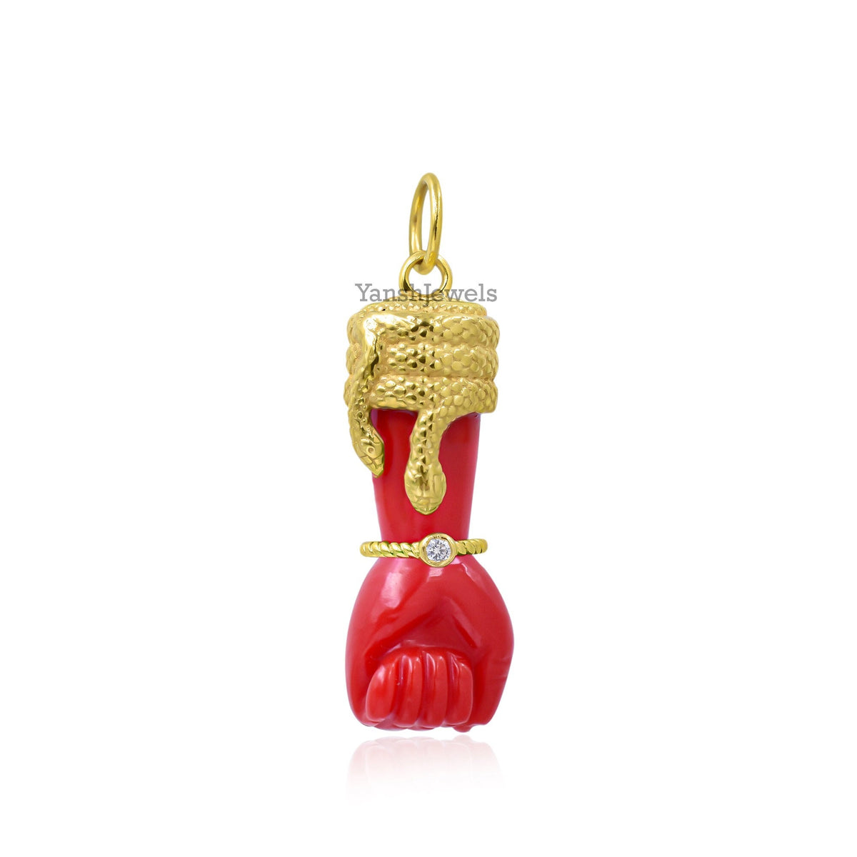 Colgante de mano de la suerte con forma de serpiente y cobra con piedra preciosa de coral chapado en oro de 14 quilates.