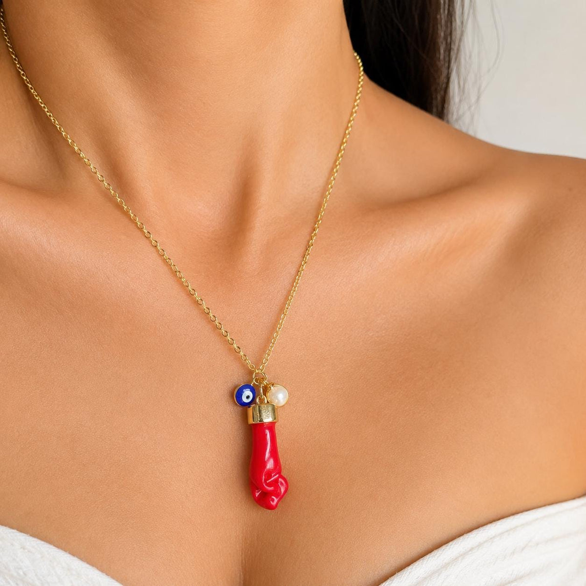 Collar con dije de mano de higo rojo: amuleto de oro de 14 quilates, colgante de protección de la suerte