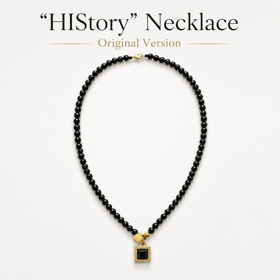 Collar “HIStory” (Réplica hecha a mano) - Versión original - Inspirado en la época histórica, colgante de ónix negro y latón