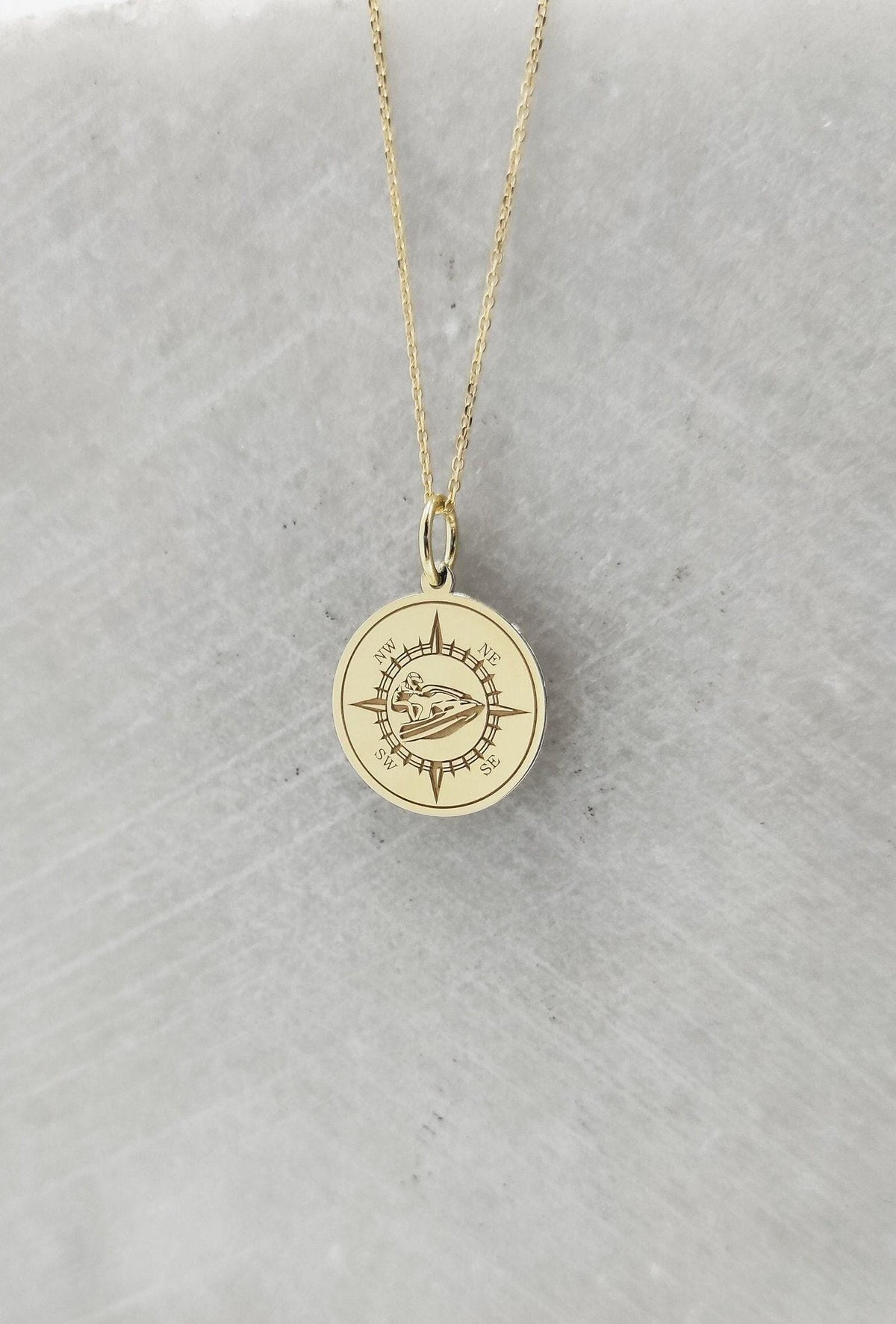 Collar con colgante de moto acuática de oro macizo de 14 quilates, dije de brújula grabado, collar playero, regalo de joyería celestial personalizado, regalo de cumpleaños para él o ella.