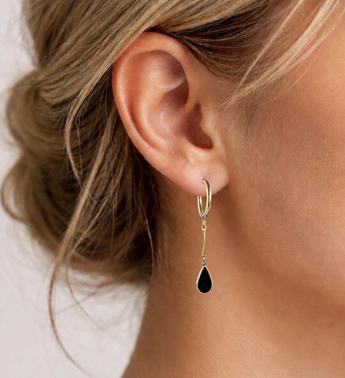 Aretes de Argolla Gota Negro Mate Oro 18K