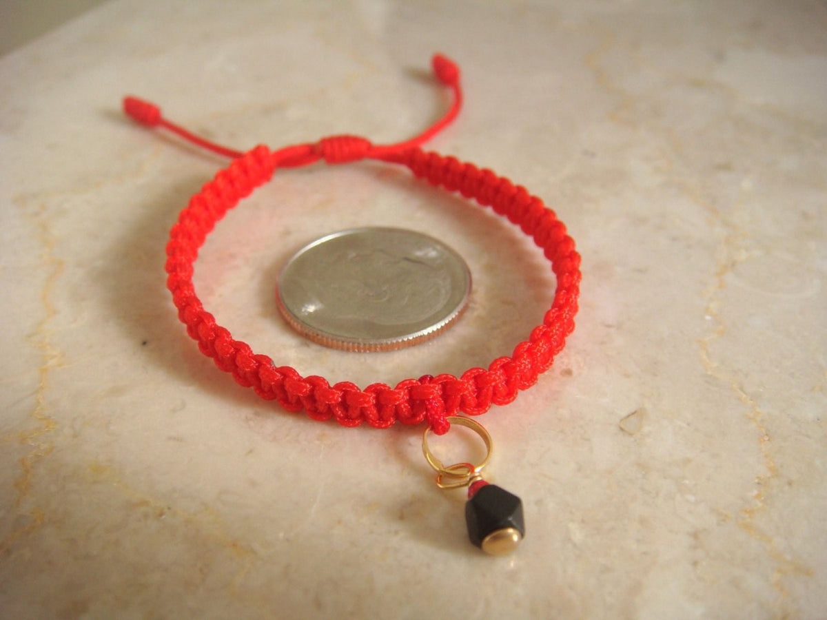 Pulsera Hilo Rojo Azabache Oro 14K Buena Suerte